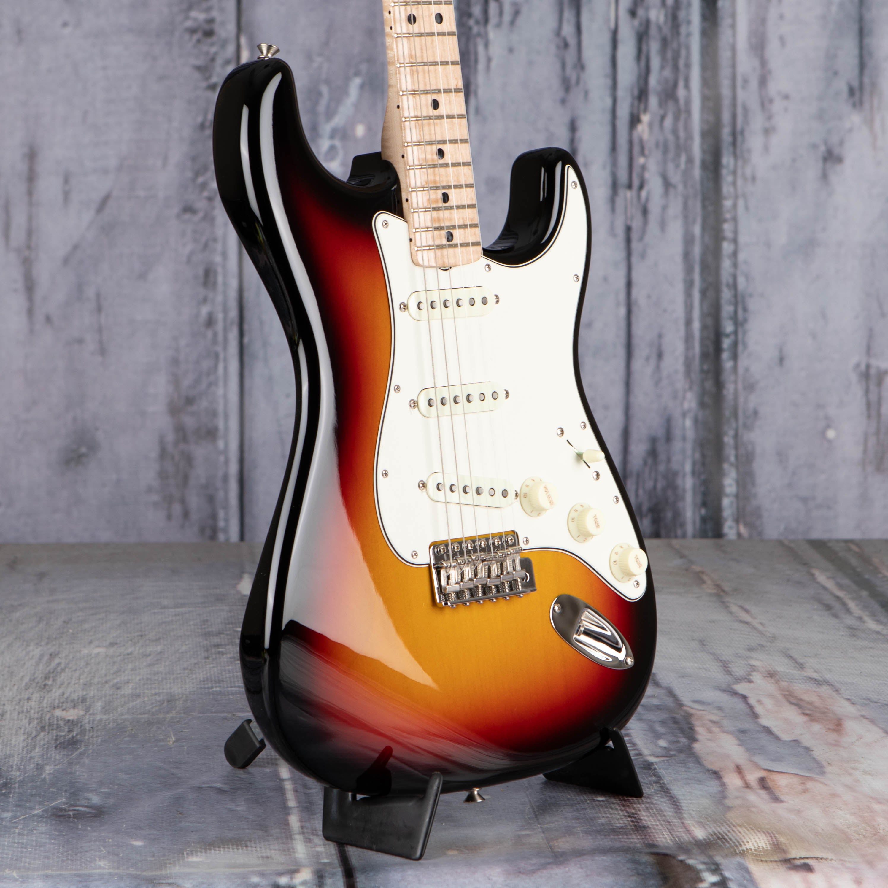 Fender Custom Shop Limited 1965 Stratocaster NOS Electric Guitar, Target 3-Tone Sunburst, angle