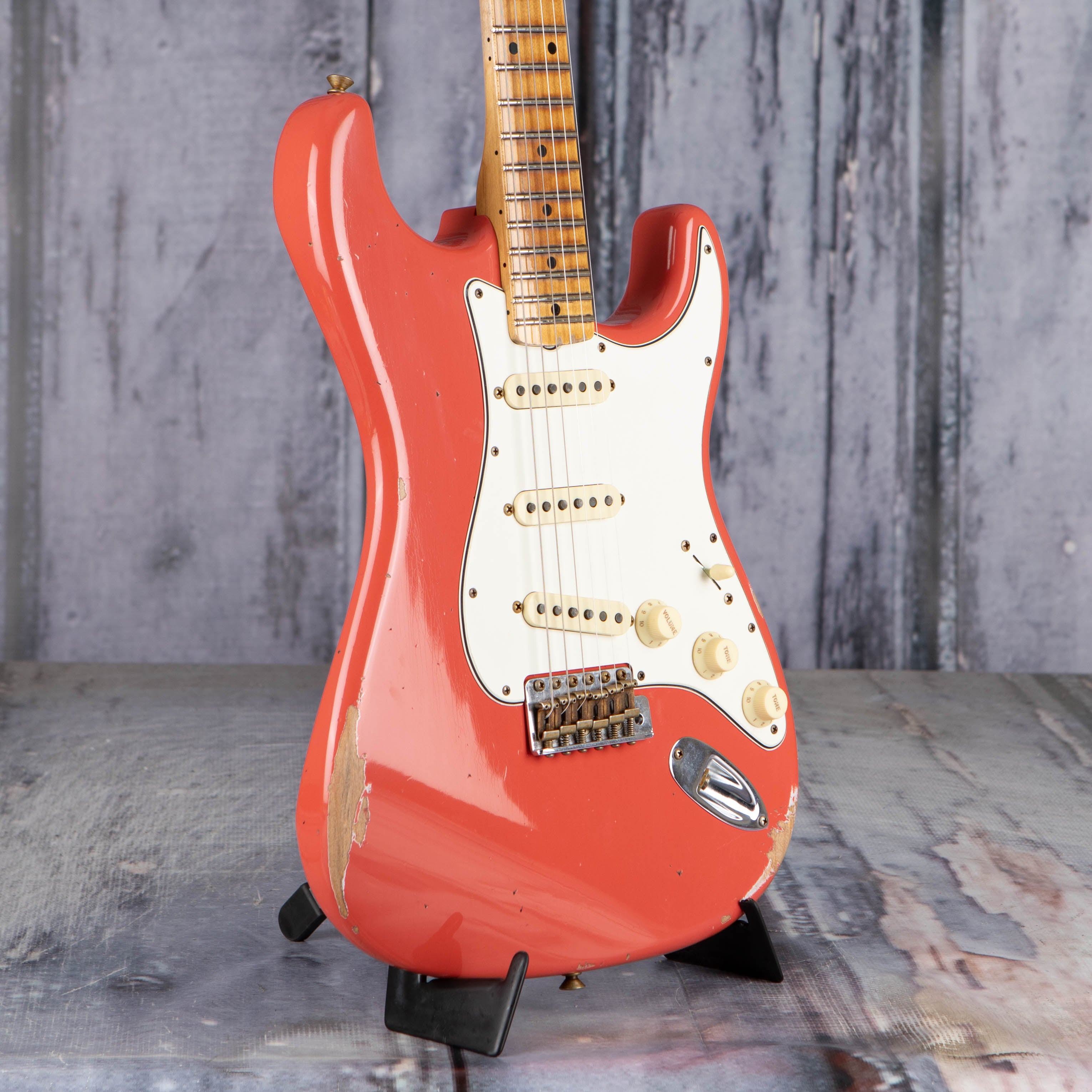 Fender Custom Shop Limited Edition 1962 Stratocaster Relic Electric Guitar, Aged Tahitian Coral, angle