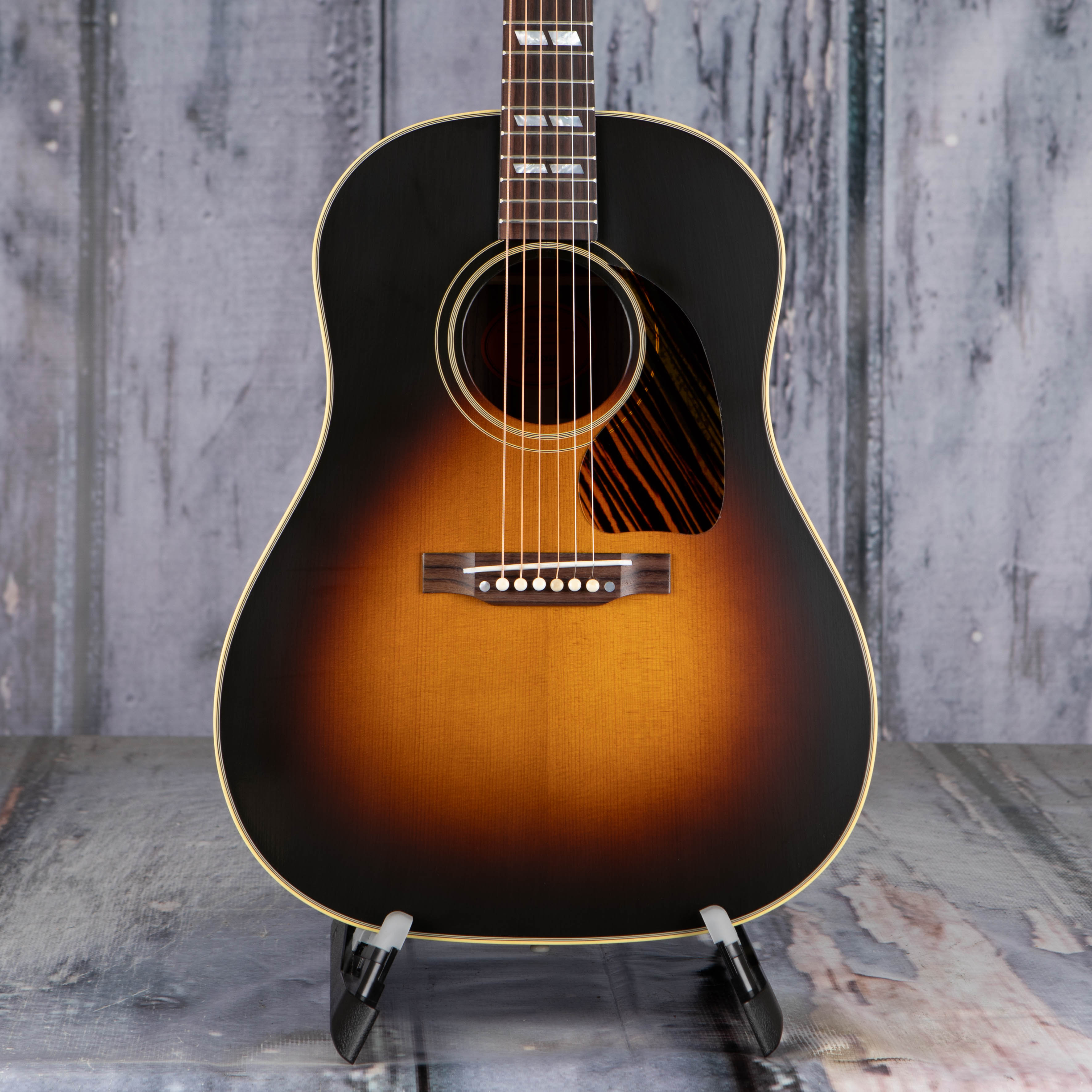 Gibson Custom Shop 1942 Banner Southern Jumbo Acoustic Guitar, Vintage Sunburst, front closeup