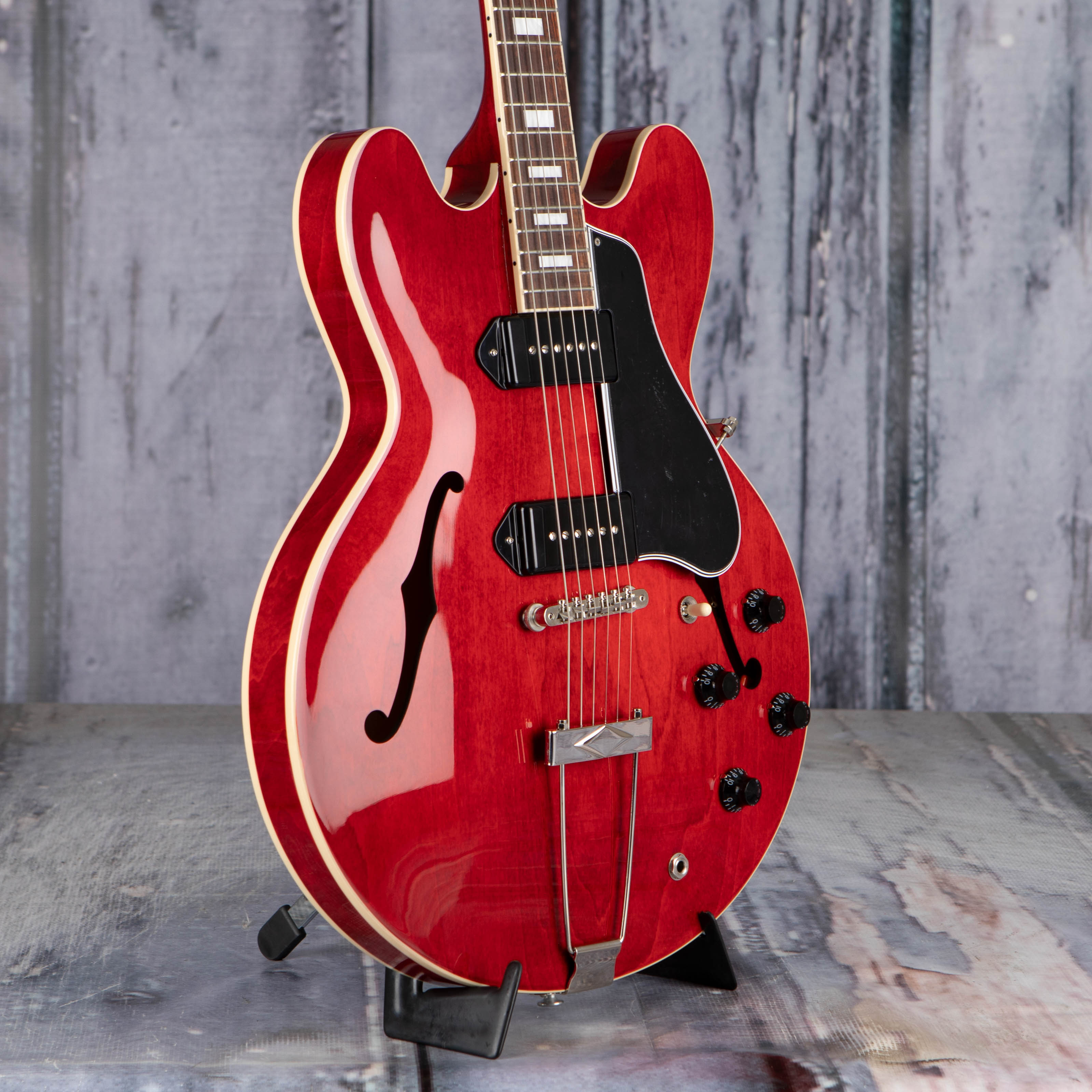 Gibson ES-330 Hollowbody Guitar, Sixties Cherry, angle