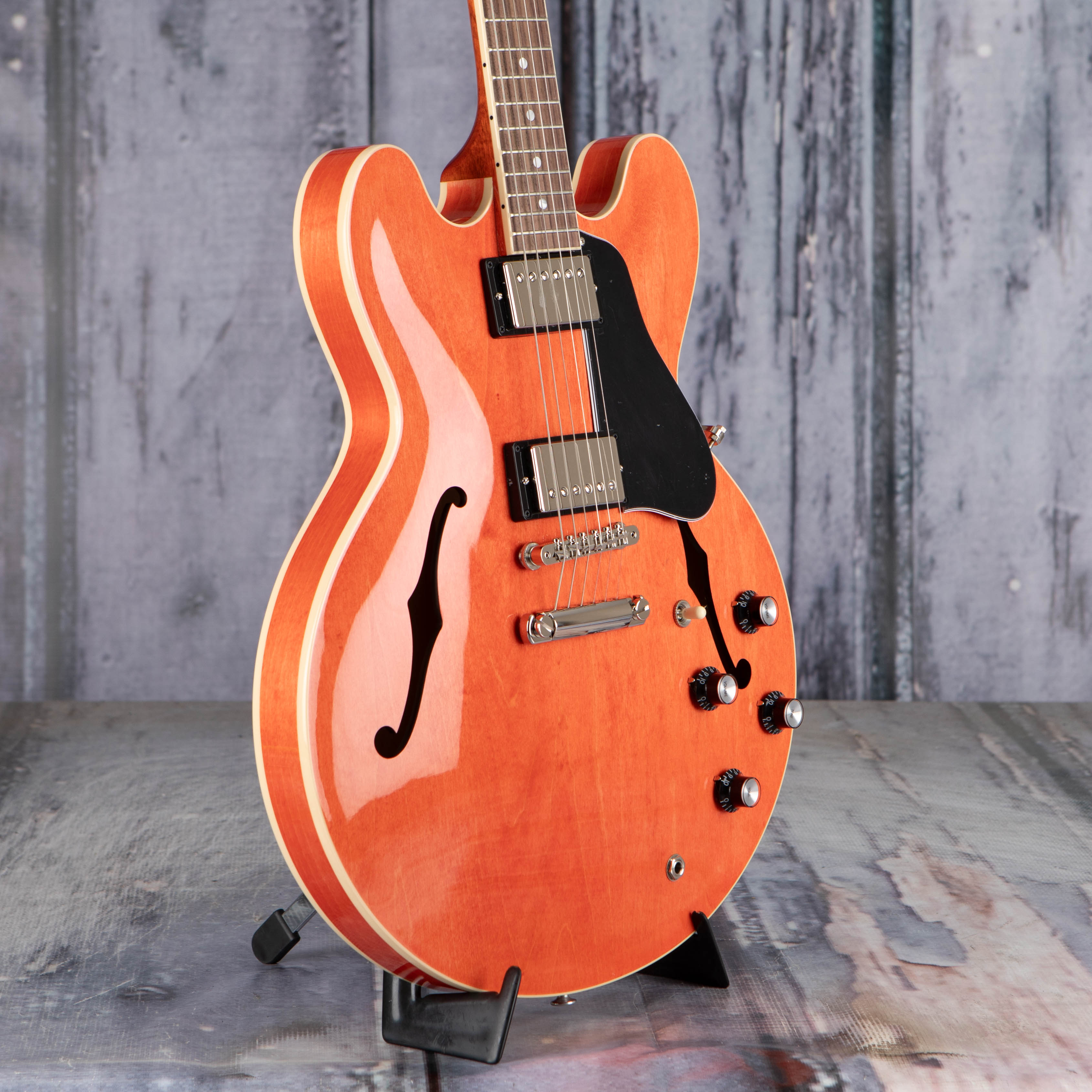 Gibson ES-335 Semi-Hollowbody Guitar, Watermelon, angle