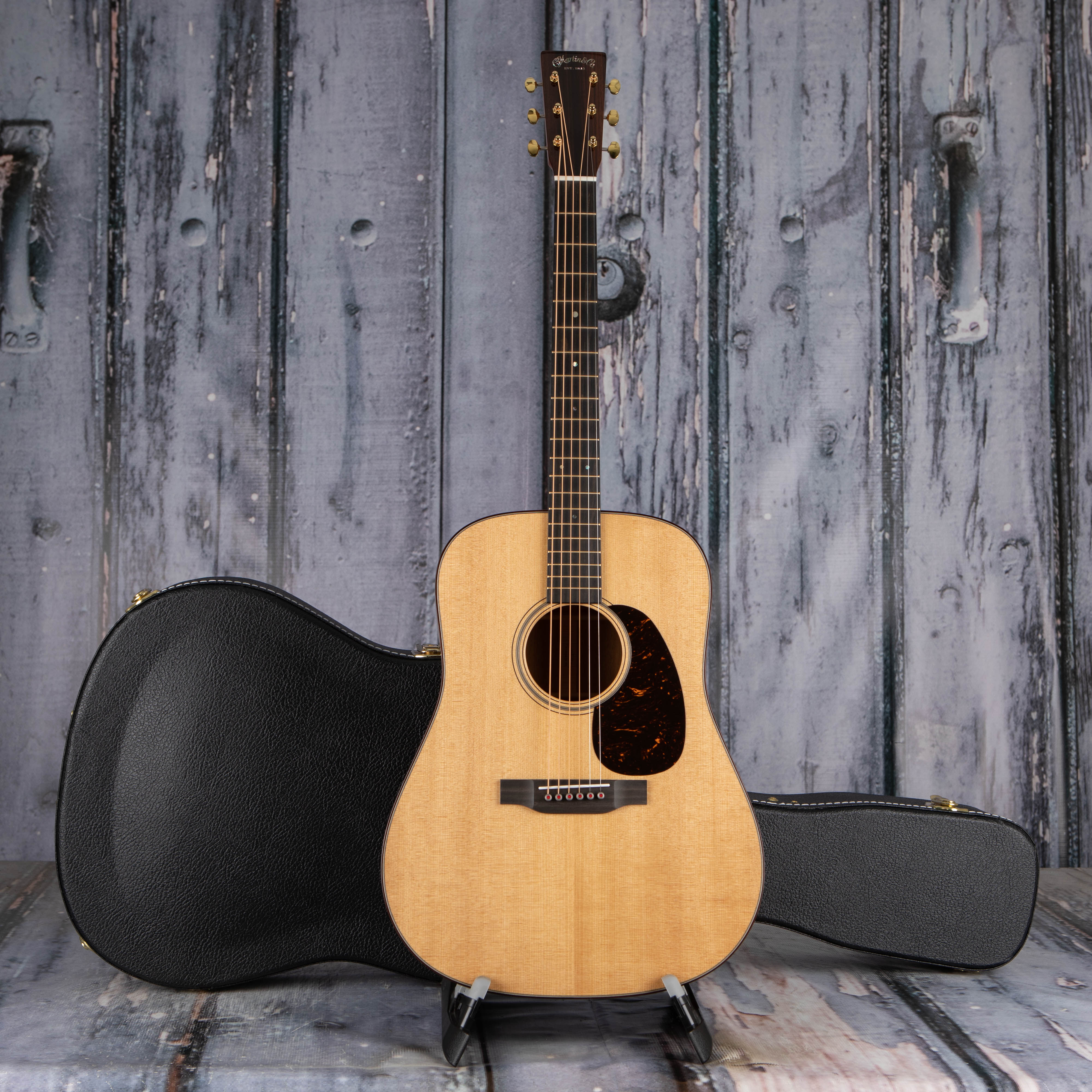 Martin D-18 Modern Deluxe Acoustic Guitar, Natural, case