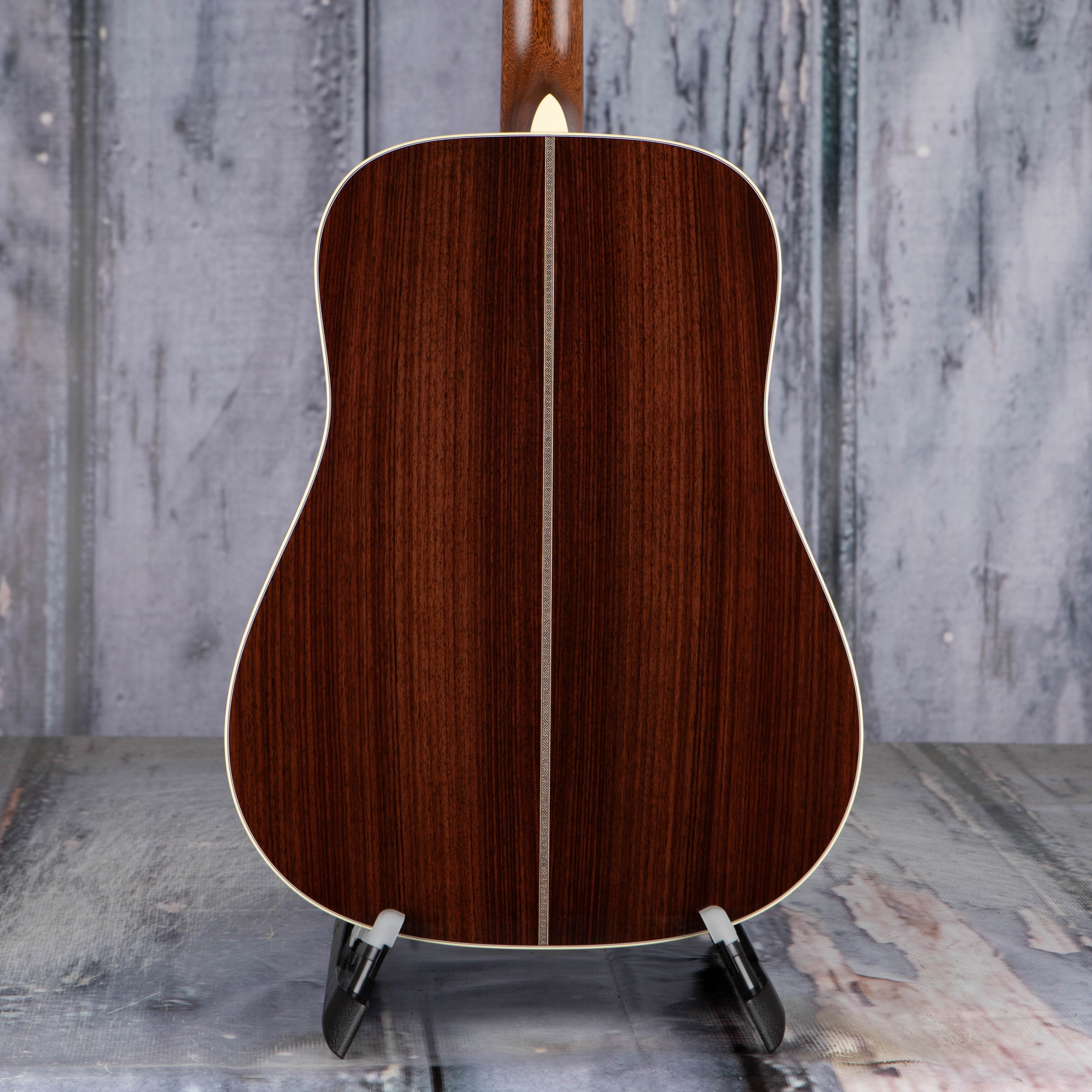 Martin HD-28, Natural