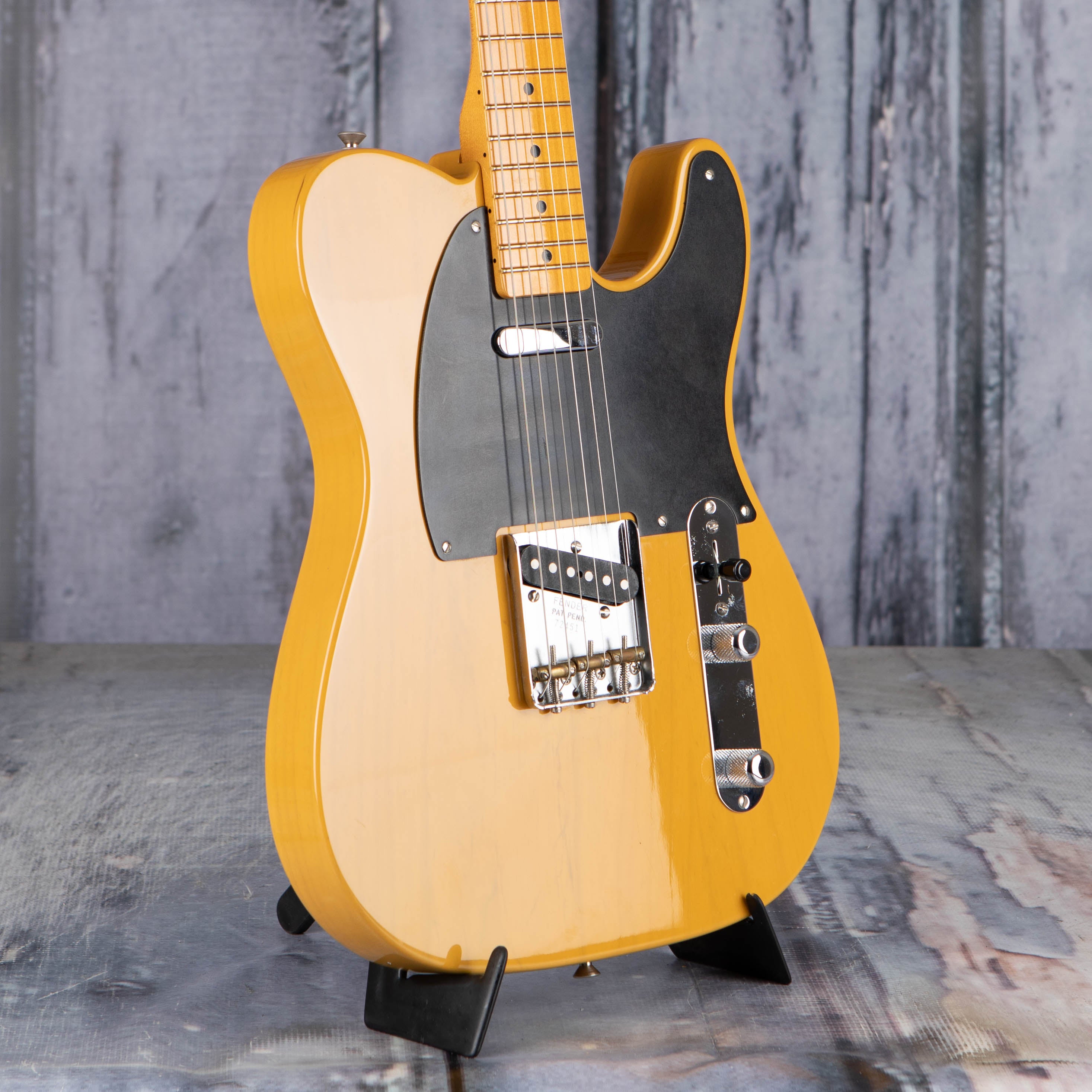 Used Fender American Vintage 1952 Telecaster Electric Guitar, Butterscotch Blonde, angle