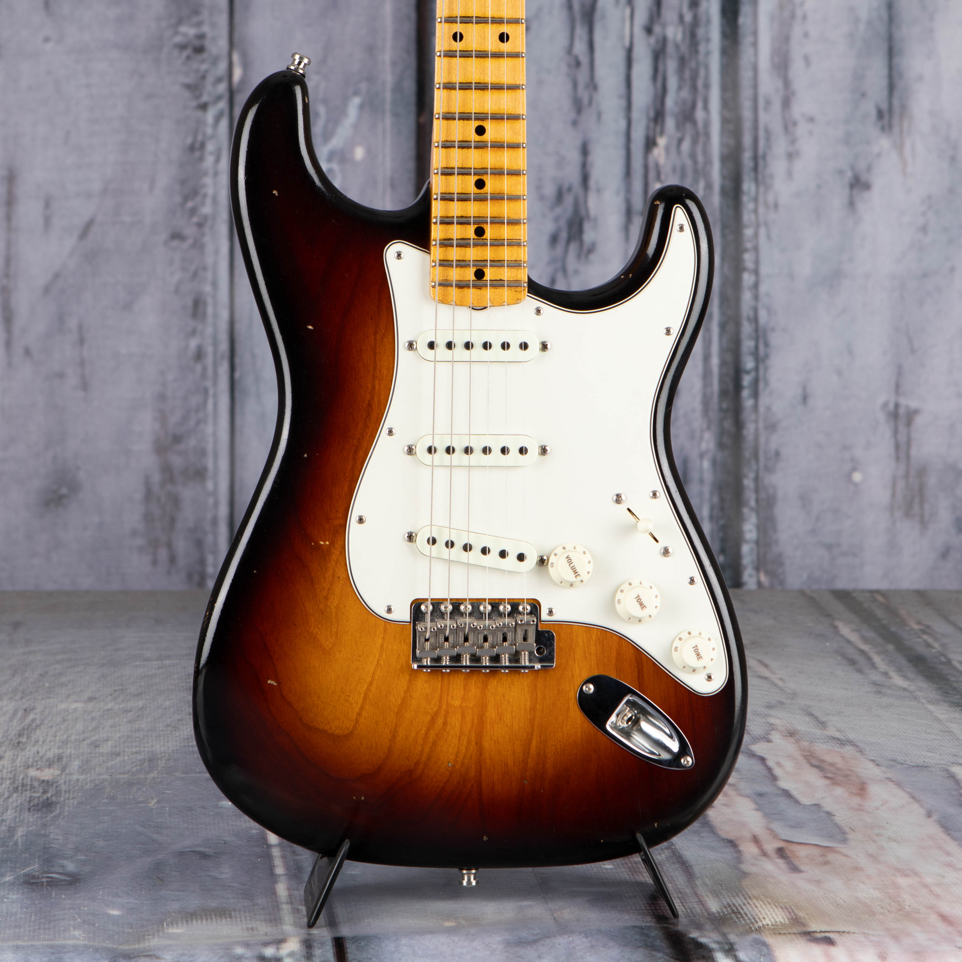 Used Fender Custom Shop Post Modern Stratocaster Journeyman Relic Electric Guitar, 2019, Wide Fade 2-Tone Sunburst, front closeup