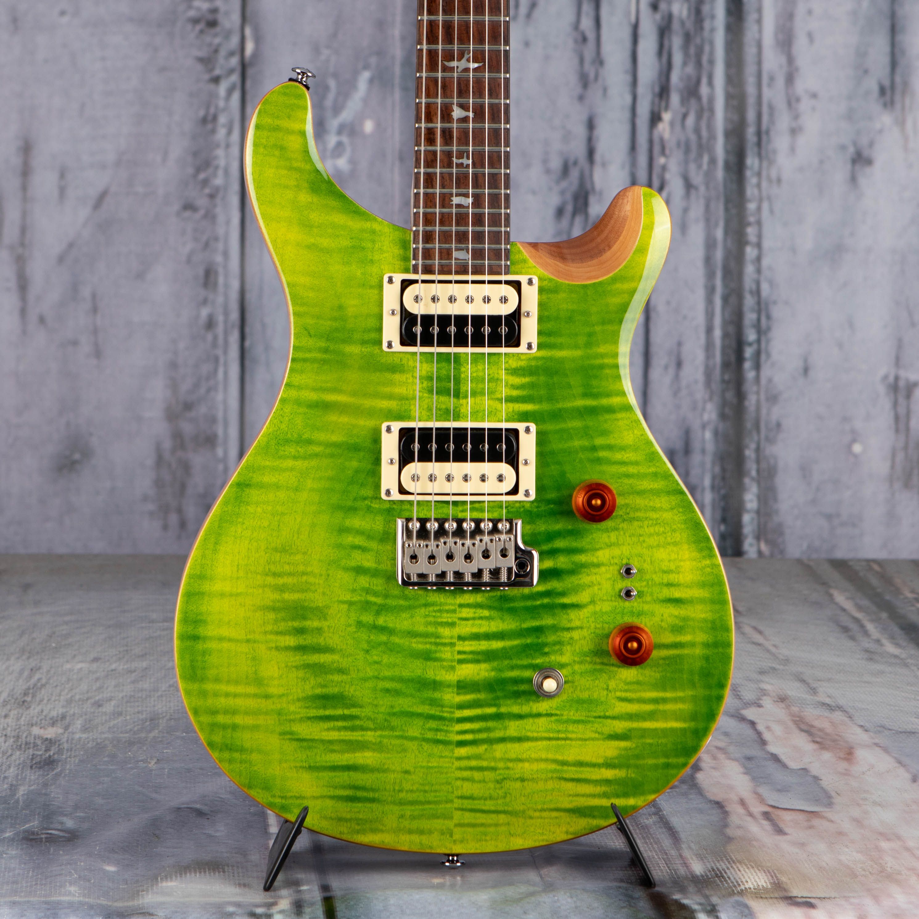 Used Paul Reed Smith SE Custom 24-08 Electric Guitar, Trampas Green, front closeup