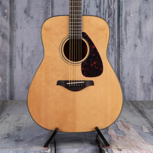 Yamaha FG800J Acoustic Guitar, Natural, front closeup