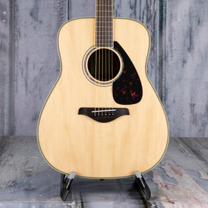 Yamaha FG830 Dreadnought Acoustic Guitar, Natural, front closeup