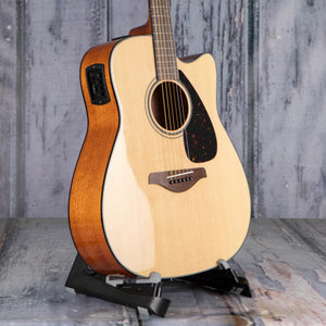 Yamaha FGX800C Dreadnought Cutaway Acoustic/Electric Guitar, Natural, angle