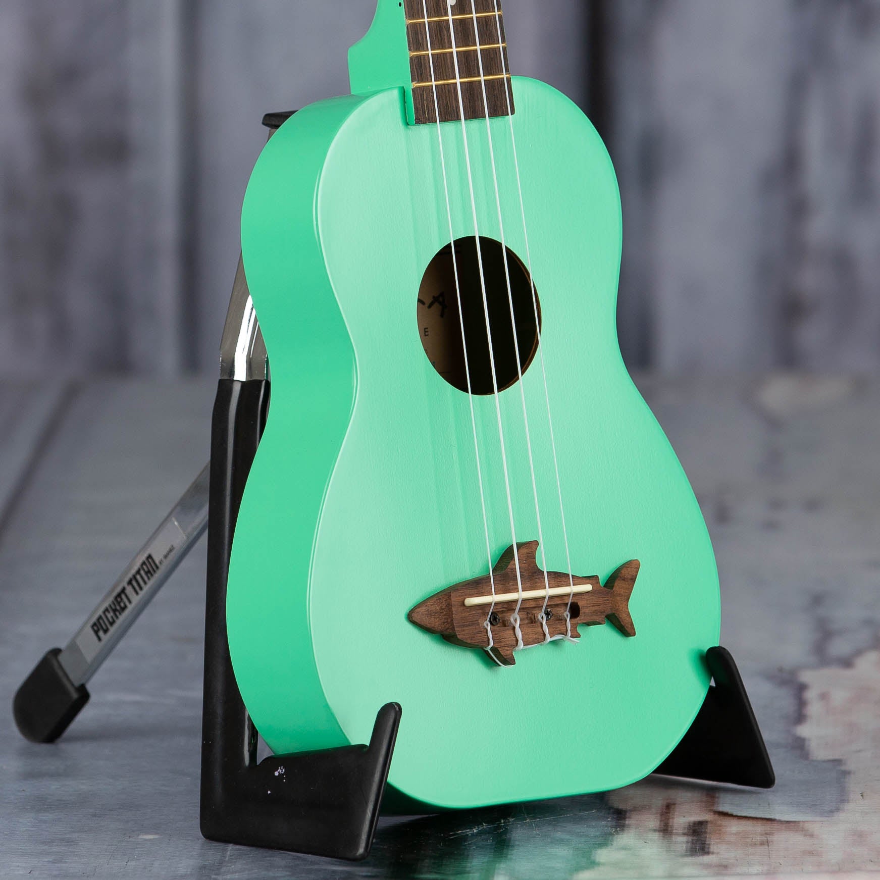 Kala MK-SS/GRN Makala Shark Soprano Ukulele, Surf Green, angle